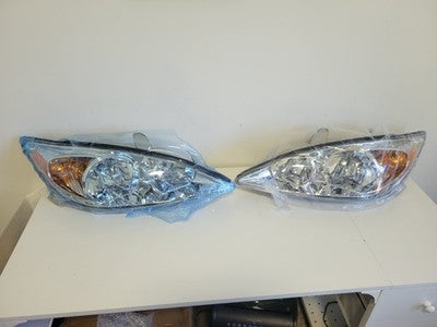 2002-2004 Toyota Camry Headlights Pair Chrome Clear Housing Set Left TO2502137