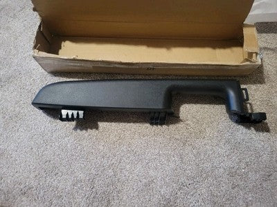 Black Right Side Door Armrest Handle for 1999-06 Chevy Avalanche Tahoe Yukon