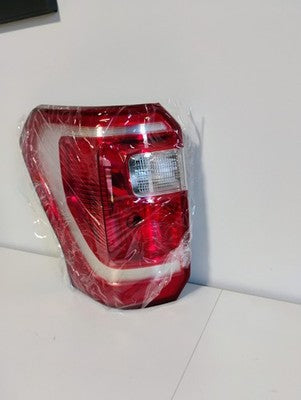 For 2018 2019-2021 Ford Expedition Halogen Driver Side Tail Lamp Tail Light Left