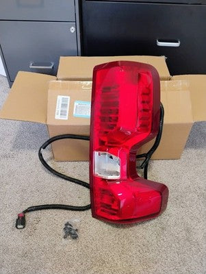 Rear Left Driver Halogen Tail Light Lamp For Chevrolet Silverado 1500 2019-2023