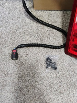 Rear Left Driver Halogen Tail Light Lamp For Chevrolet Silverado 1500 2019-2023