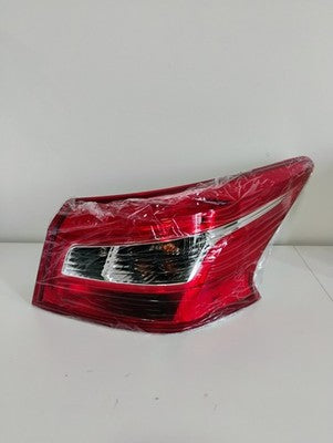 Fit For Nissan Sentra 2016-2018 Red Right Passenger Side Taillight Brake Lamps