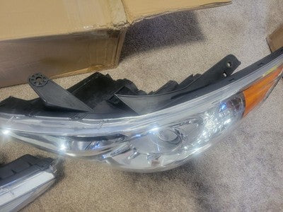 2011-2014 Hyundai Sonata Chrome Housing Amber Corner Headlights FLAWED