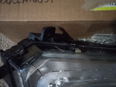 Fits 2016-2018 Chevy Malibu Front Bumper Running Light Lamp Right Passenger RH